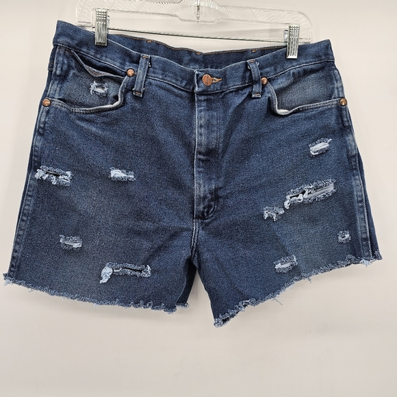 Wrangler Vintage Cut Off High Rise Jean Shorts Size 36 - Picture 2 of 5
